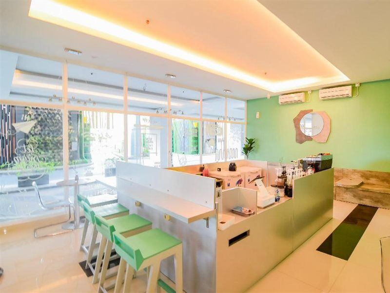 Collection O 15 Taman Melati Merr Surabaya Exterior foto